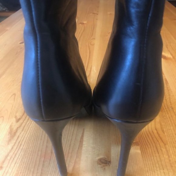 Michael Kors zipper ankle boots - Picture 3 of 4